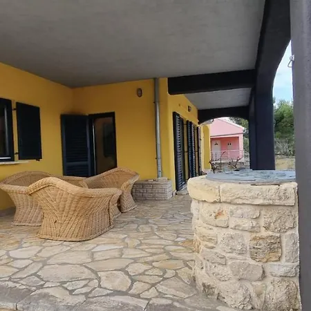 펜션 Panorama Pridraga